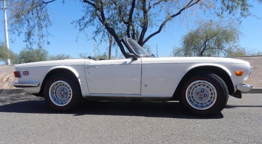 1974 Triumph TR6 image